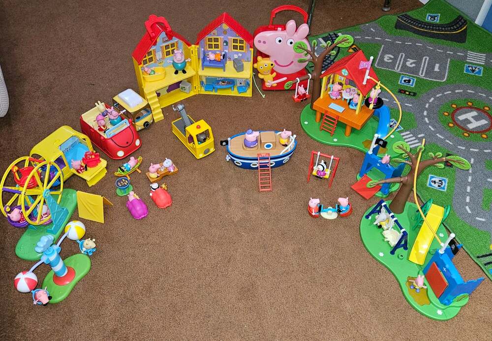 Huge Peppa Pig Lot- House, boat, vehicles, ferris wheel, ride, tree house, etc.